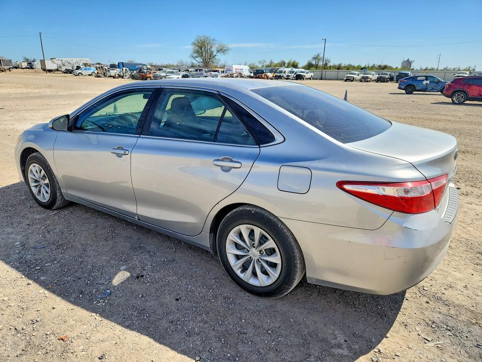 2016 Toyota Camry le