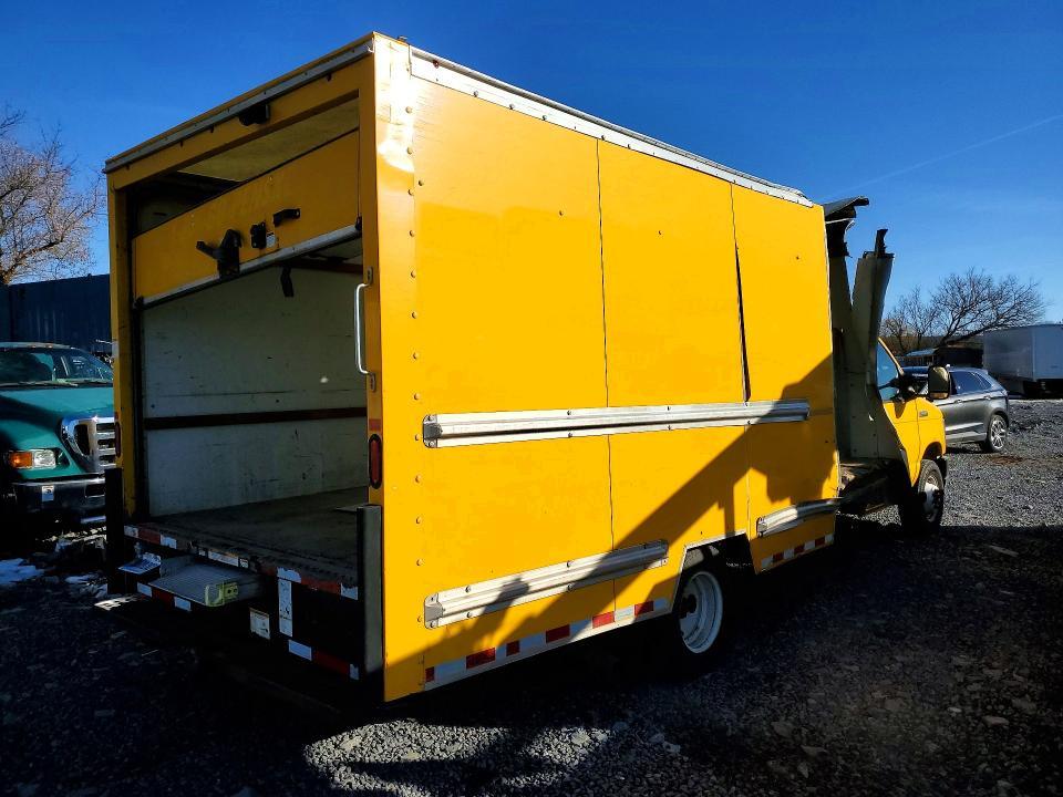 2022 Ford E350 BOX Truck