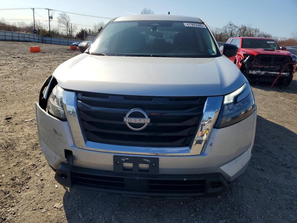 2024 Nissan Pathfinder s