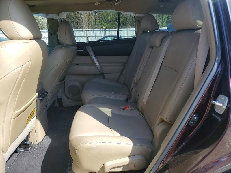 2012 Toyota Highlander se