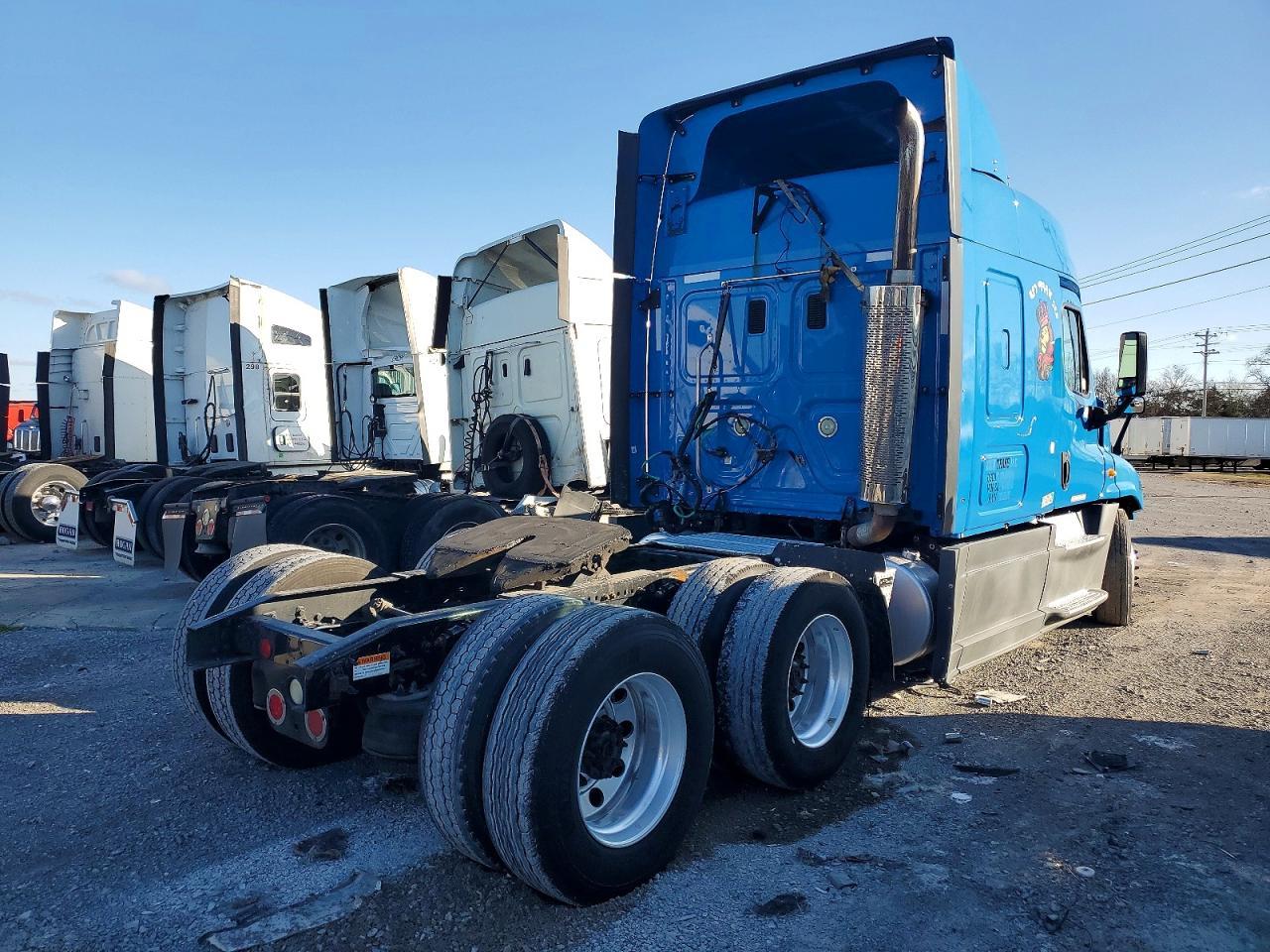 2014 Freightliner Cascadia Semi Truck