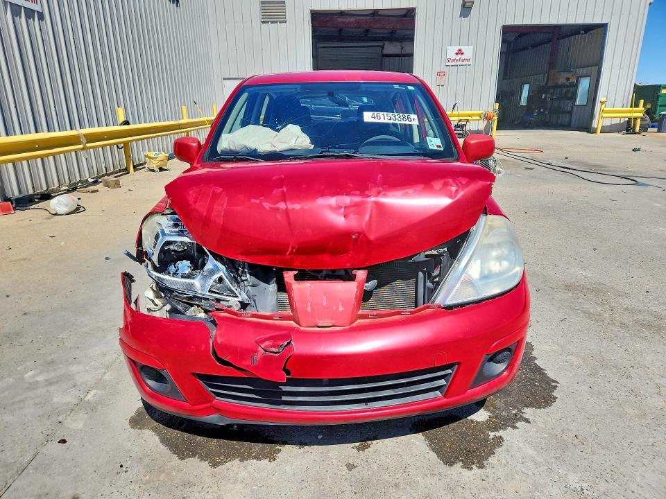 2011 Nissan Versa 1.8 s