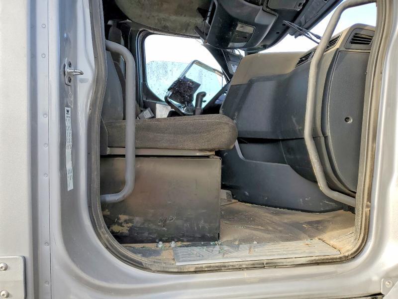 2025 Western Star 49X Chassis Semi Truck