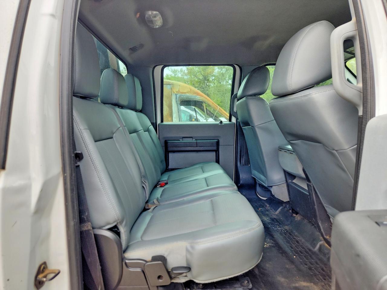 2015 Ford F350 Super Duty Flatbed Truck