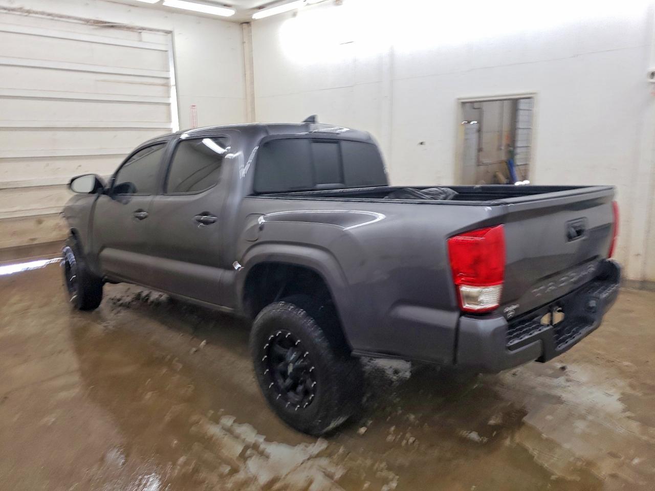 2016 Toyota Tacoma SR