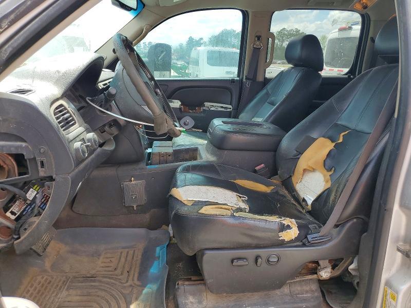 2014 Chevrolet Silverado 2500 HD LTZ Flatbed Truck