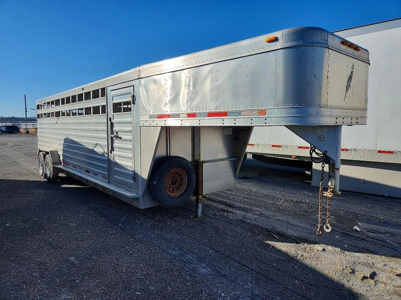 2010 Feat - Featherlite 2010 Featherlite 8127 Livestock Trailer