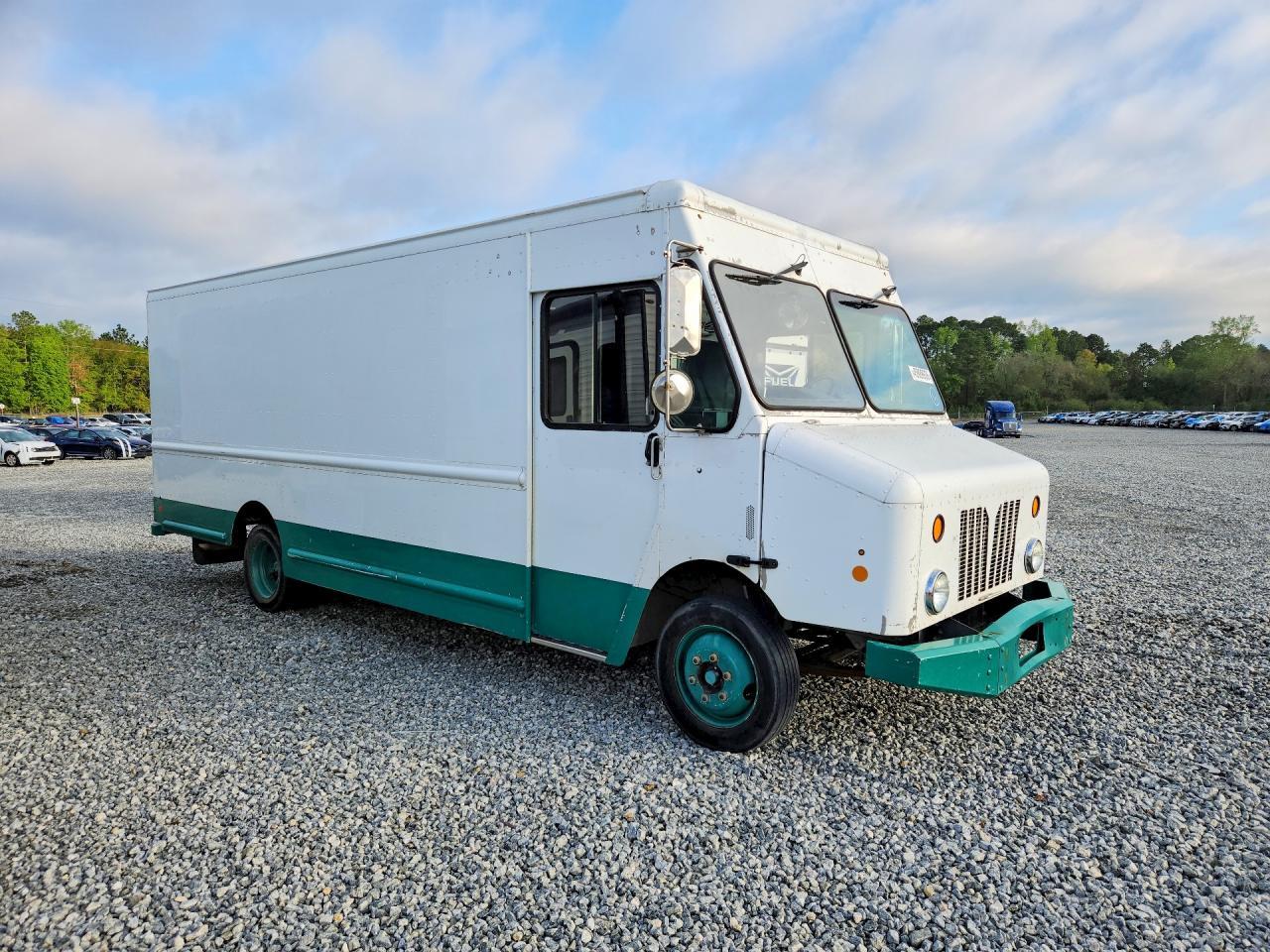 2015 Freightliner MT45 G Delivery Truck