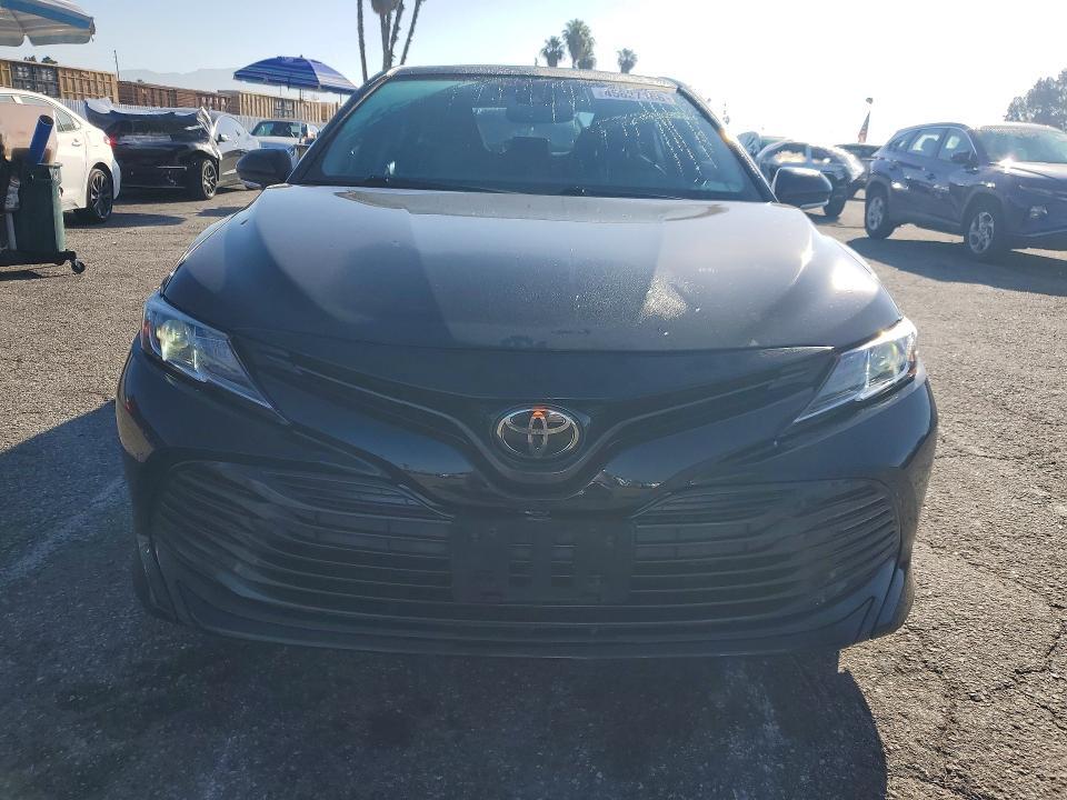2019 Toyota Camry le