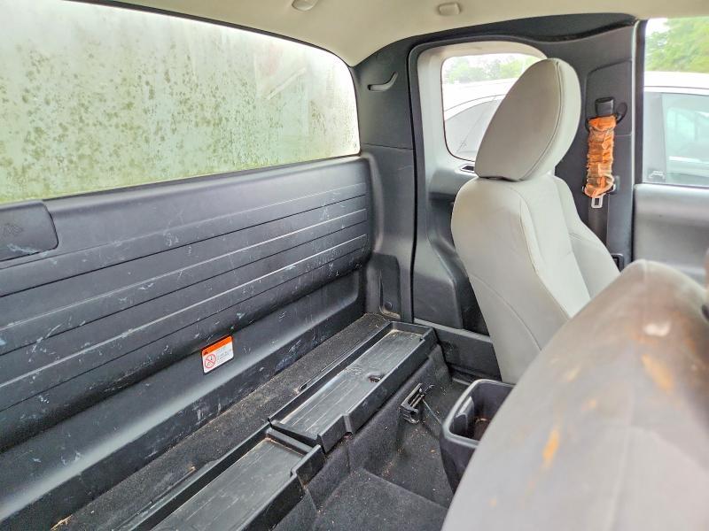 2016 Toyota Tacoma SR
