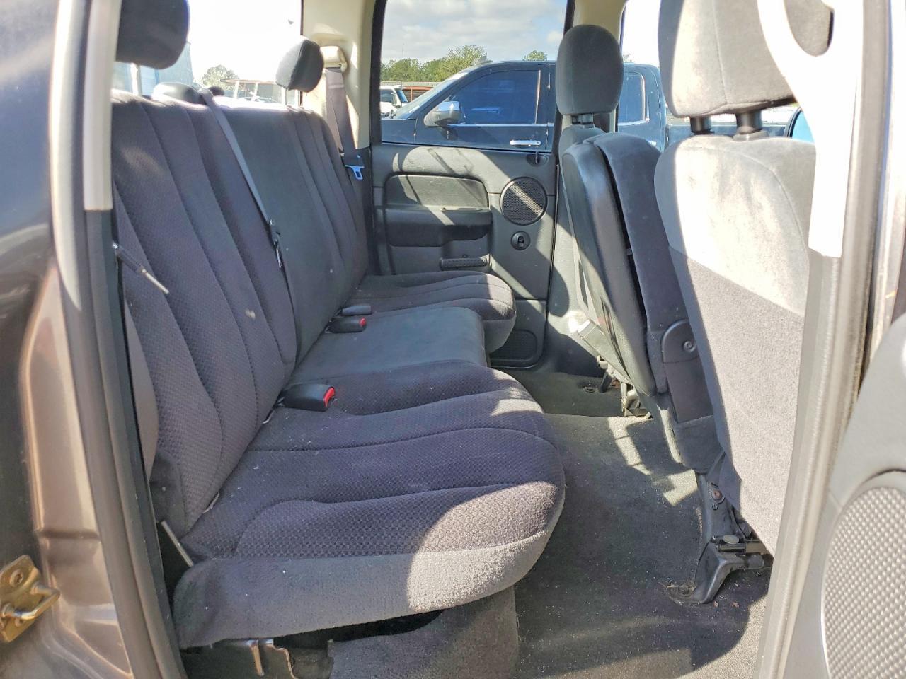2004 Dodge RAM 1500 ST