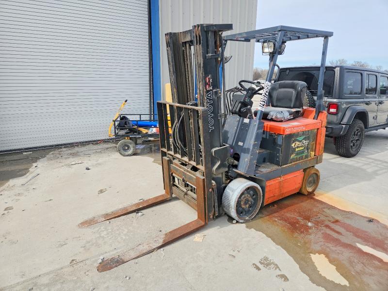 2000 Toyota 2000 Toyt 5FBCU25