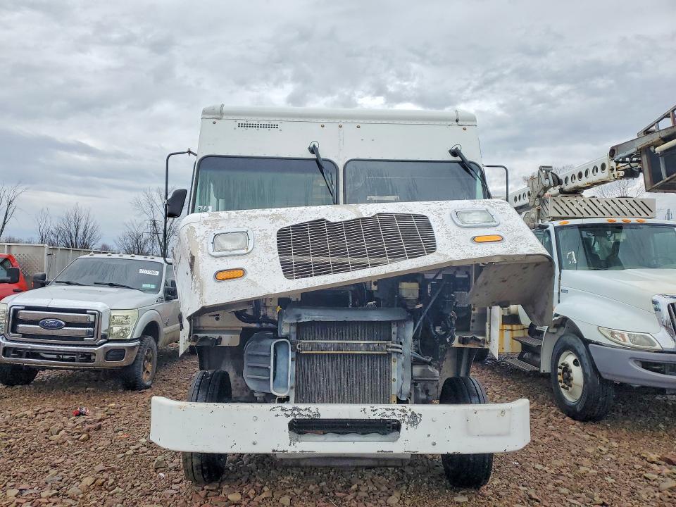 2014 Freigliner 2014 Freightliner MT55 Chassis Delivery Truck