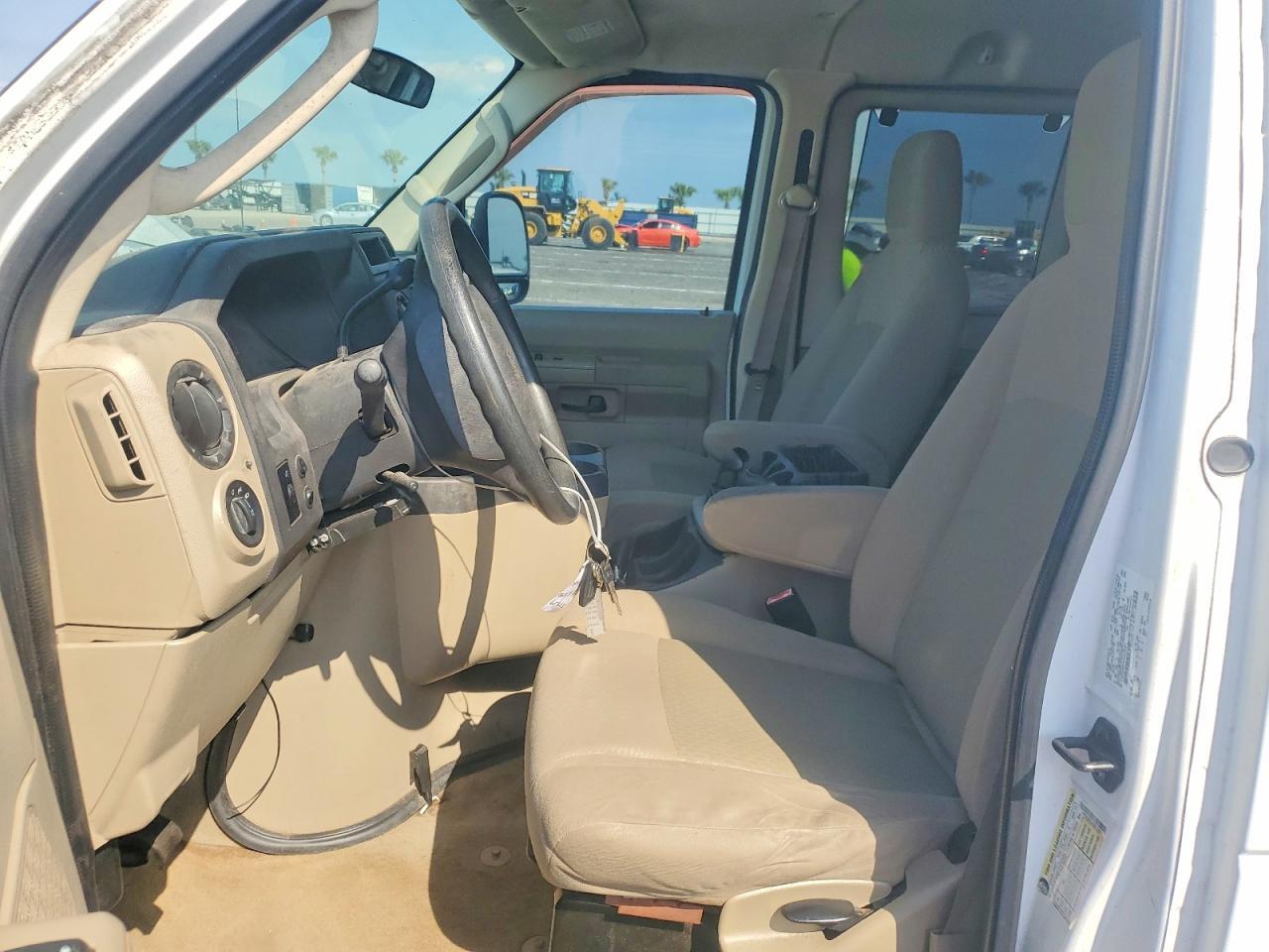 2012 Ford Econoline E350 Super Duty Wagon