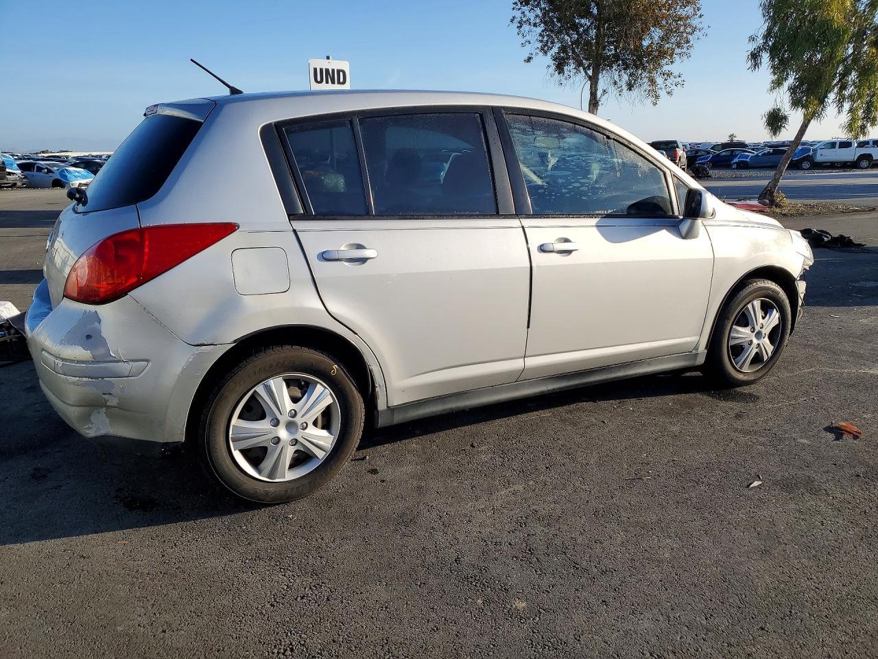 2012 Nissan Versa 1.8 s