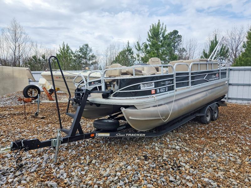 2019 Tracker Tracker Marine Suntr