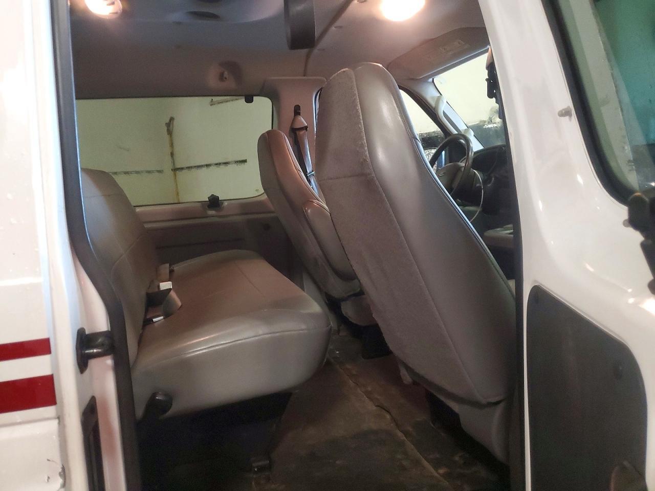 2006 Ford Econoline E350 Super Duty Wagon