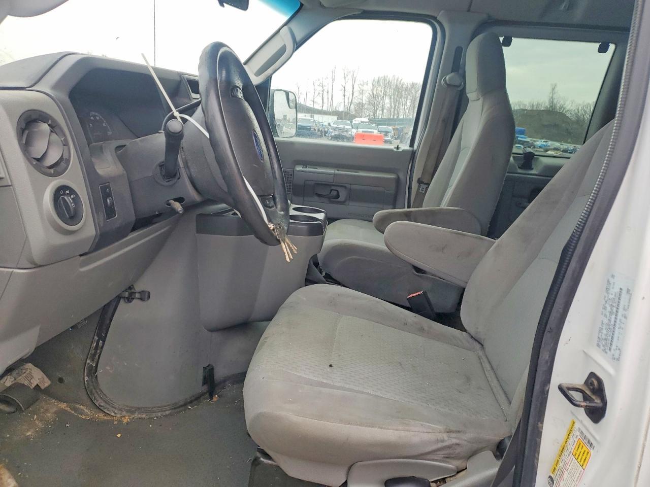 2010 Ford Econoline E350 Super Duty Wagon