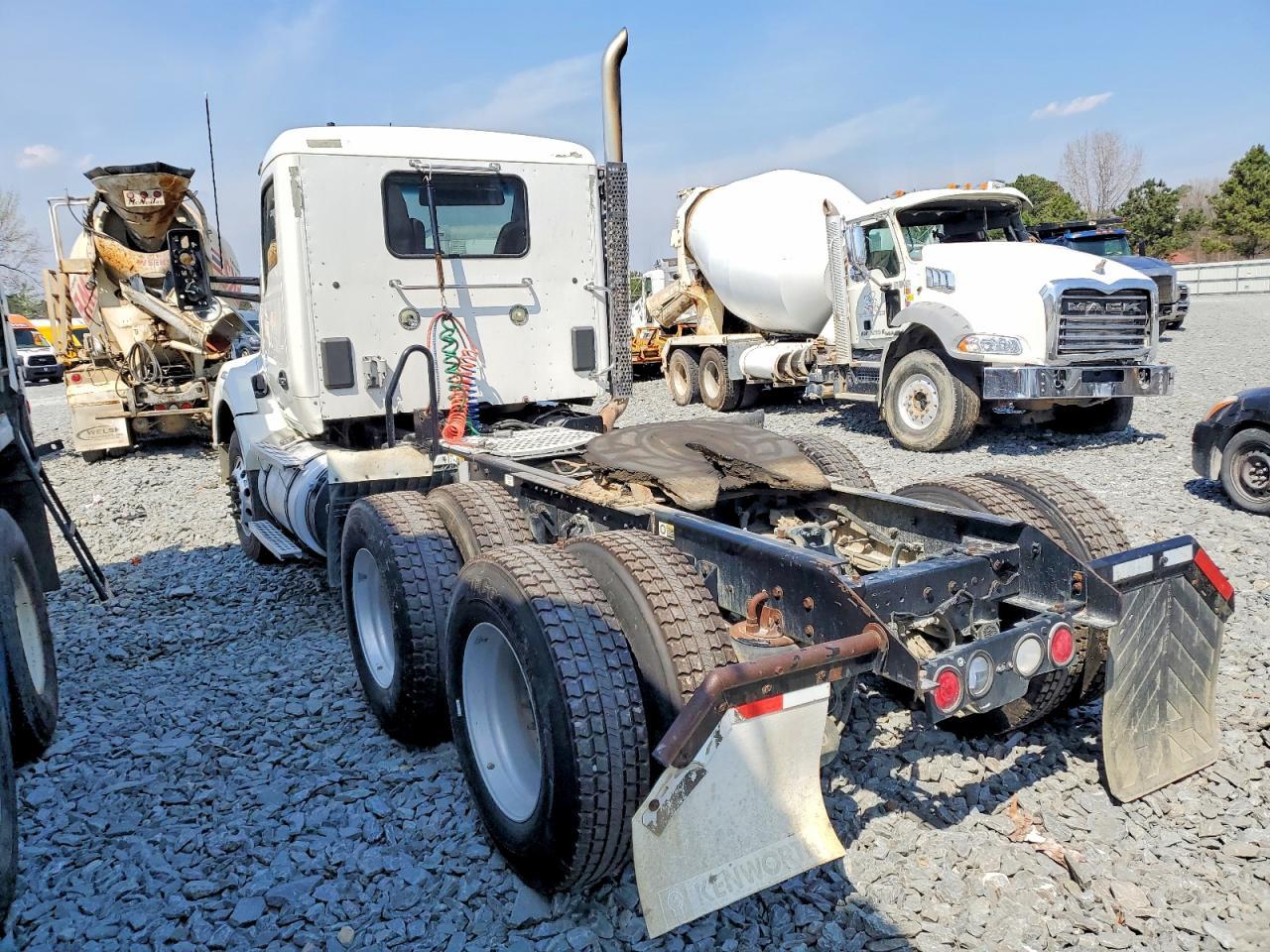 2017 KW 2017 Kenworth T-880-Semi Truck