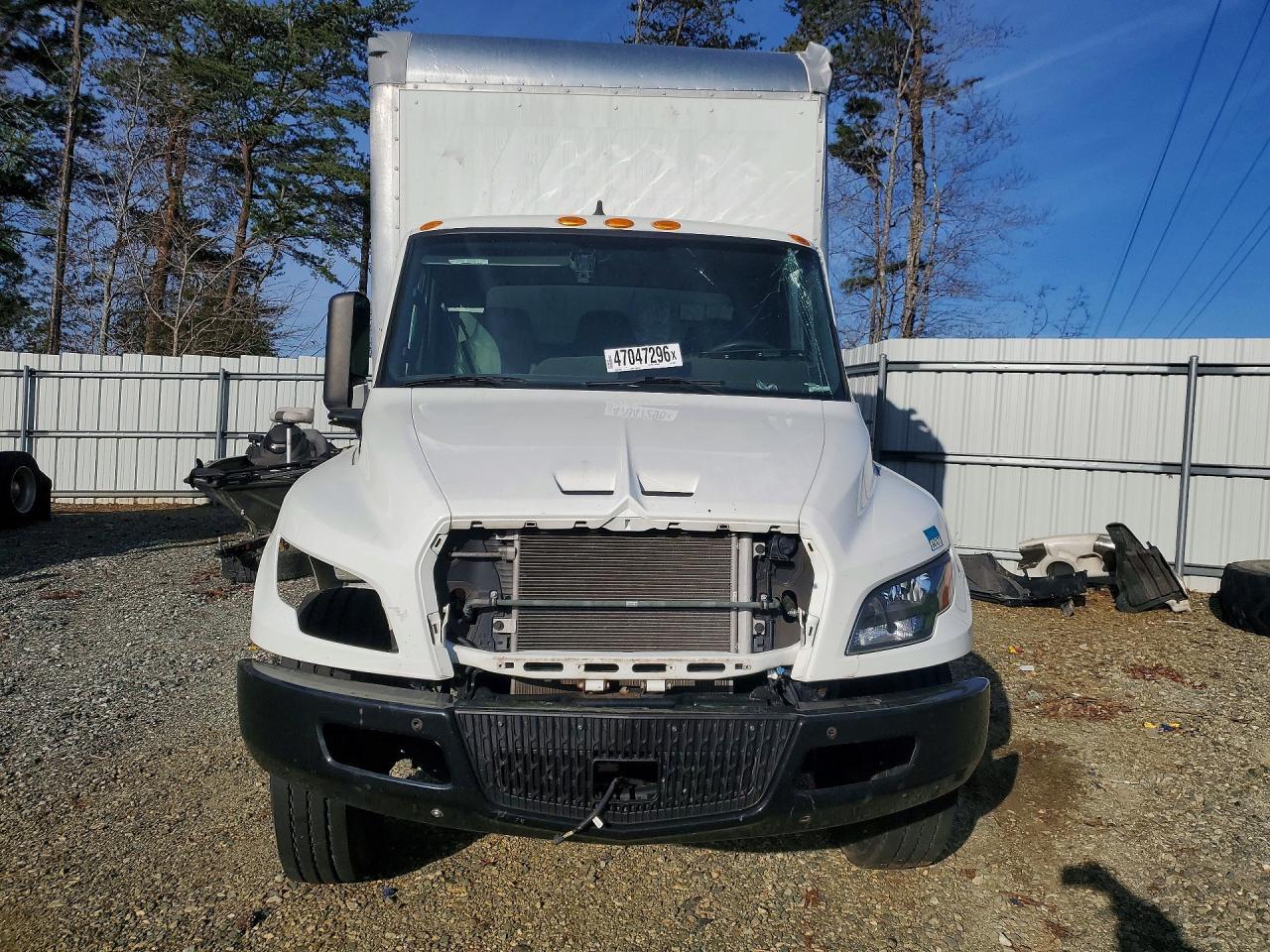 2023 International MV607 BOX Truck