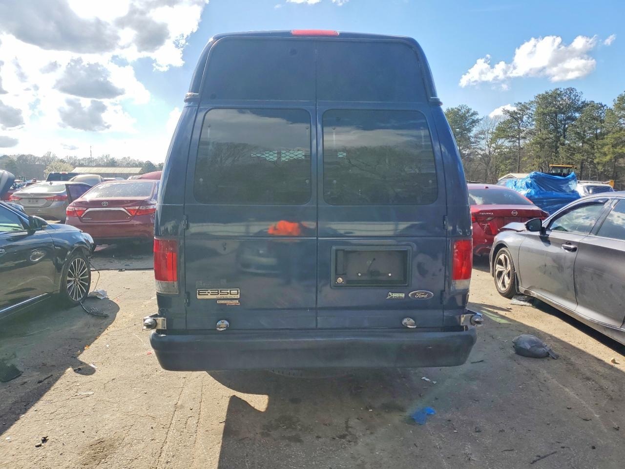 2012 Ford Econoline E350 Super Duty Van