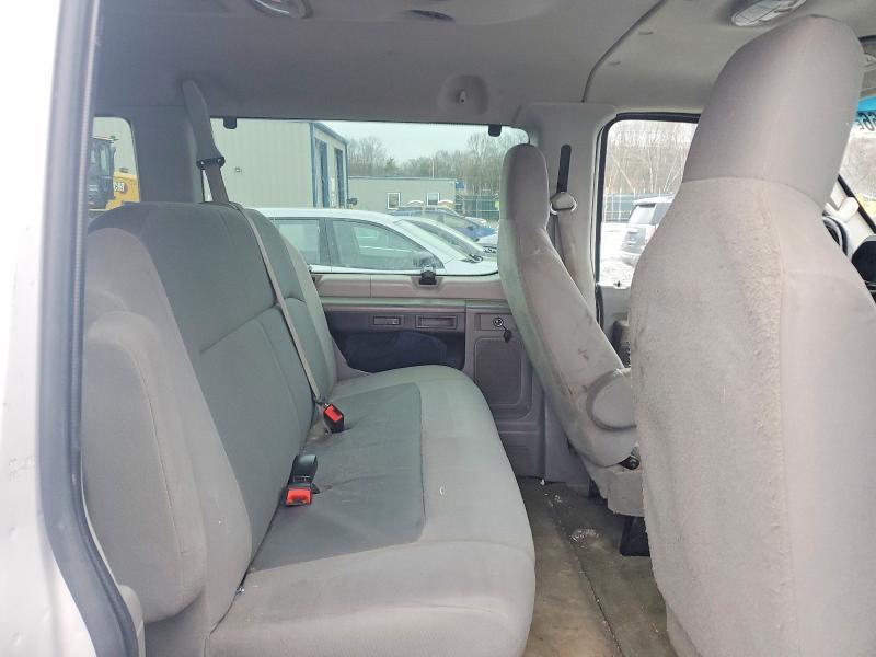 2010 Ford Econoline E350 Super Duty Wagon