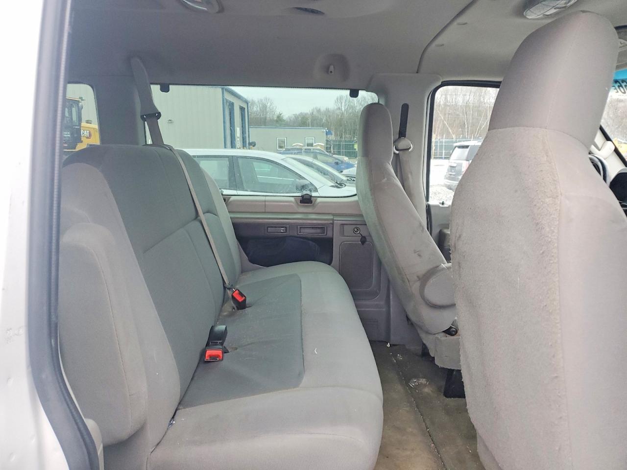 2010 Ford Econoline E350 Super Duty Wagon