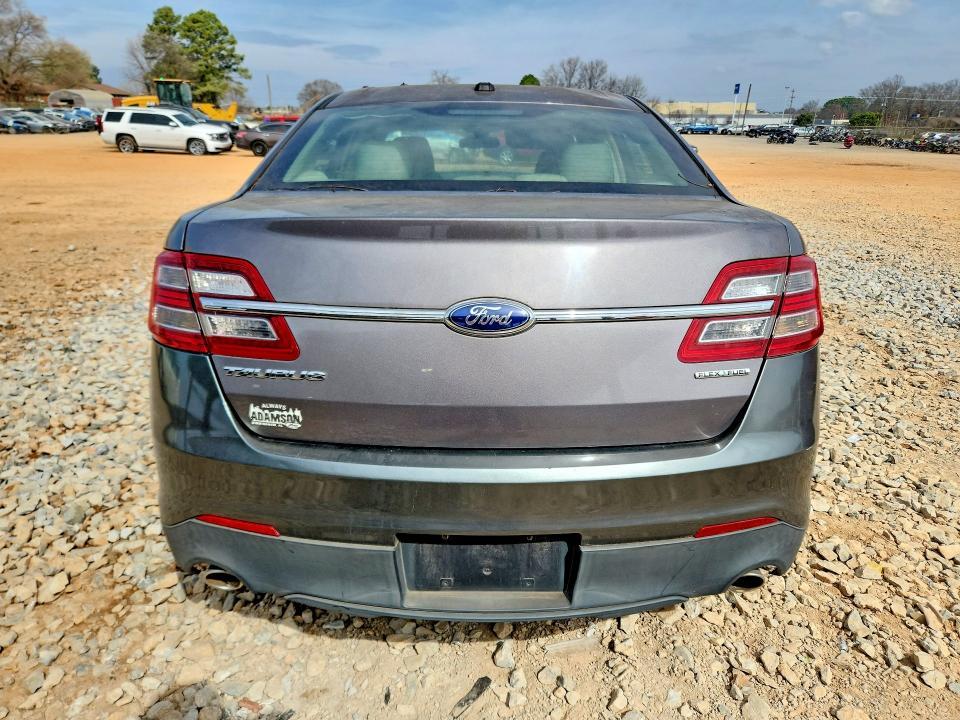 2013 Ford Taurus se