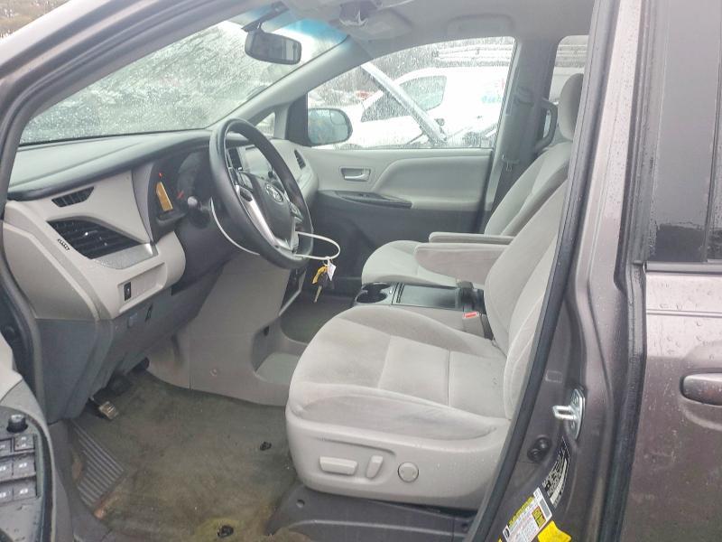 2017 Toyota Sienna le 8-passenger