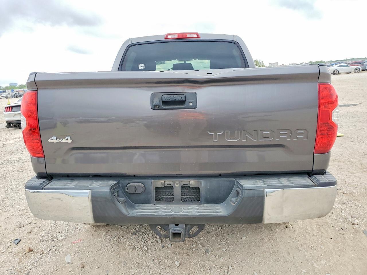 2015 Toyota Tundra SR5