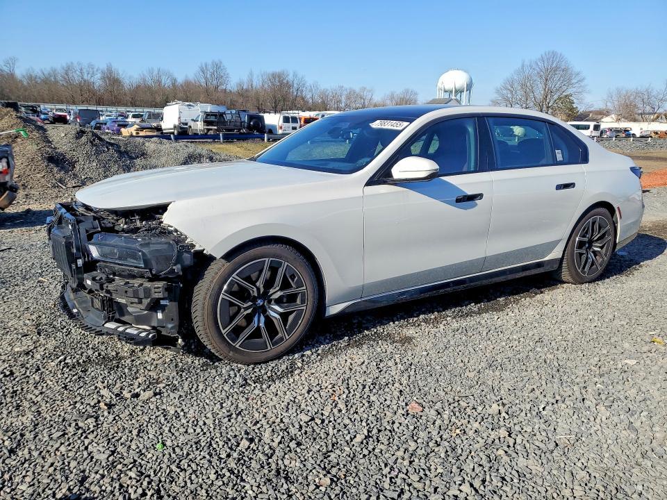 2023 BMW 760