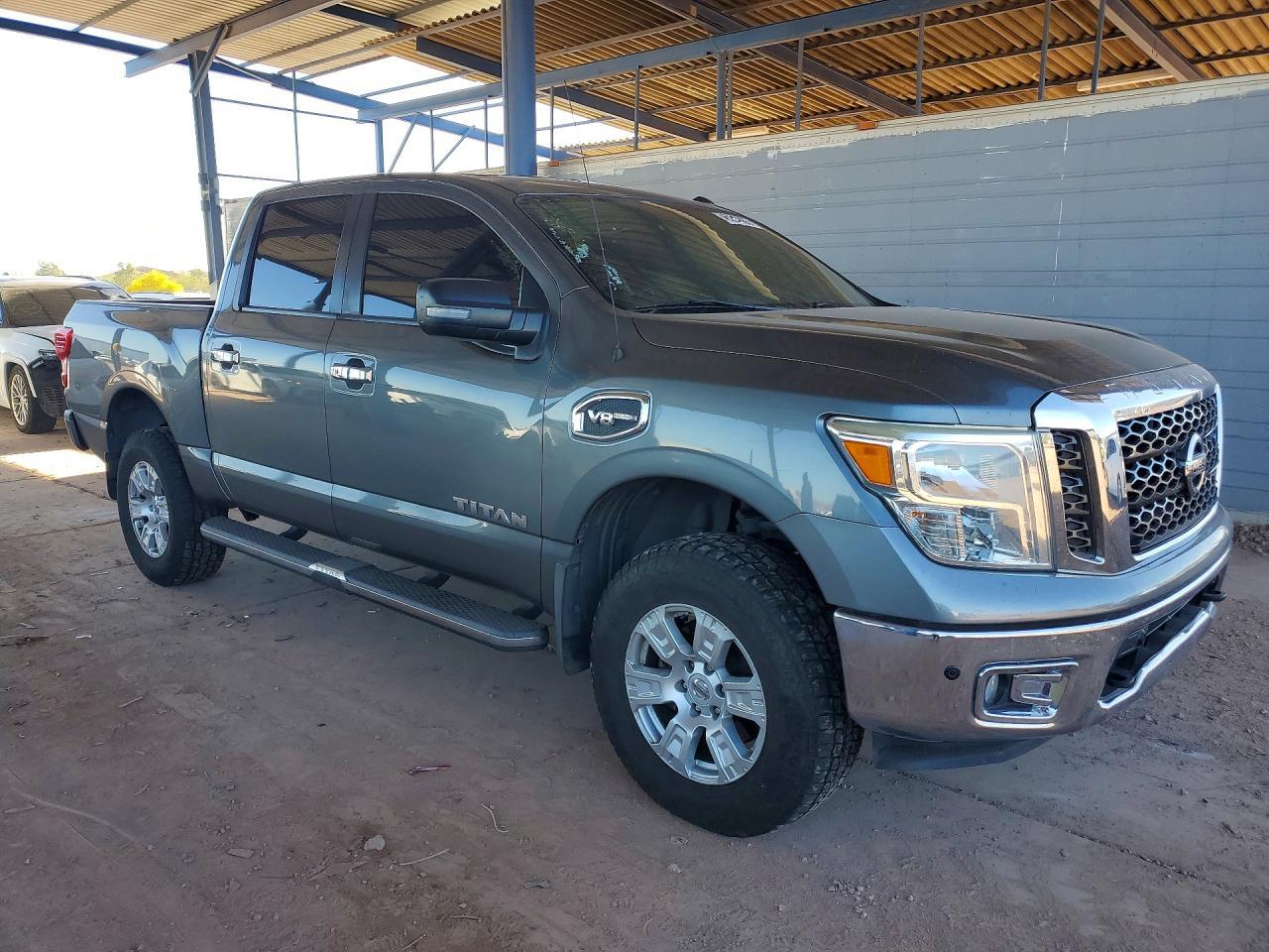 2017 Nissan Titan SV