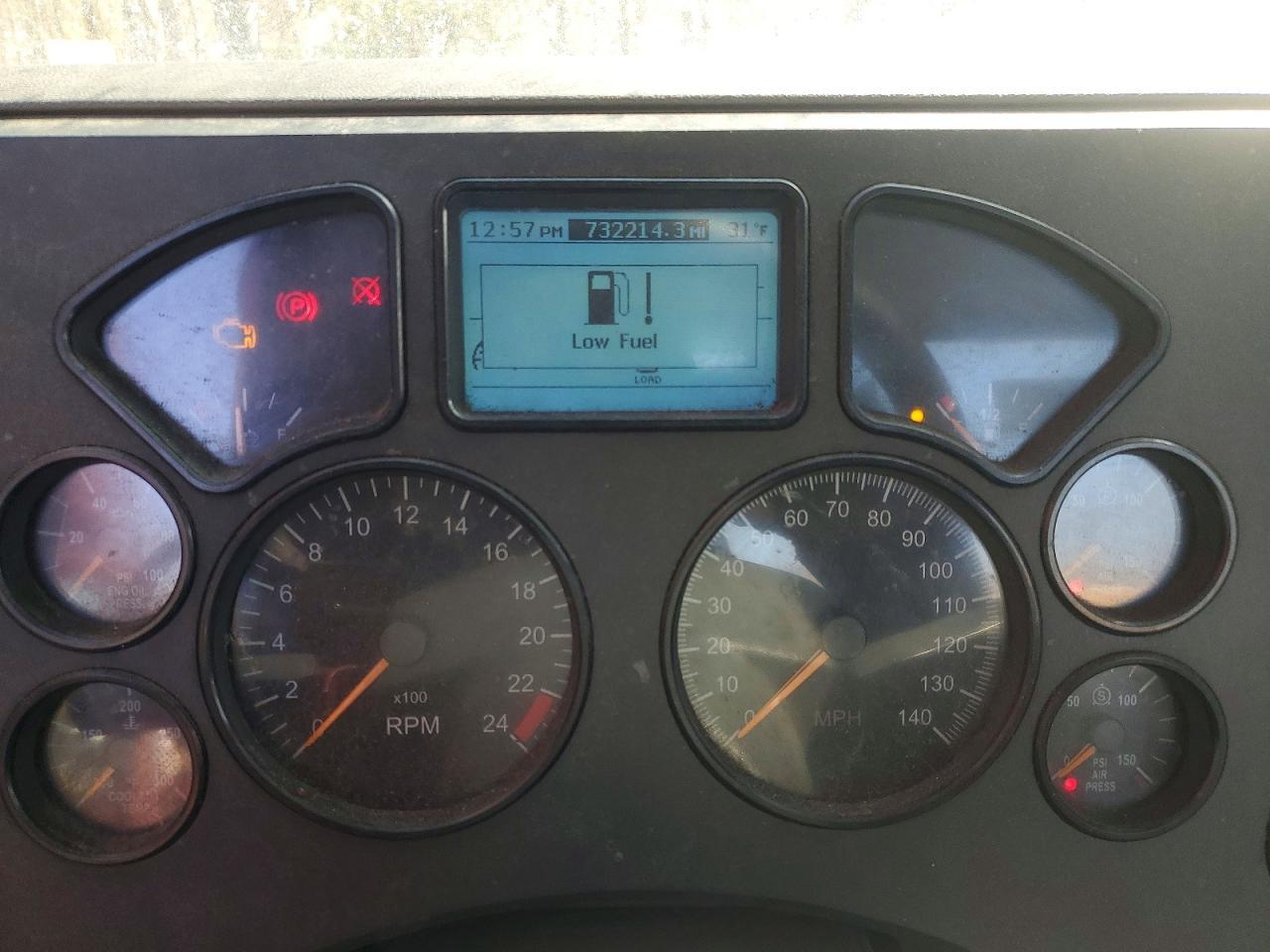 2015 Mack CX612 Semi Truck