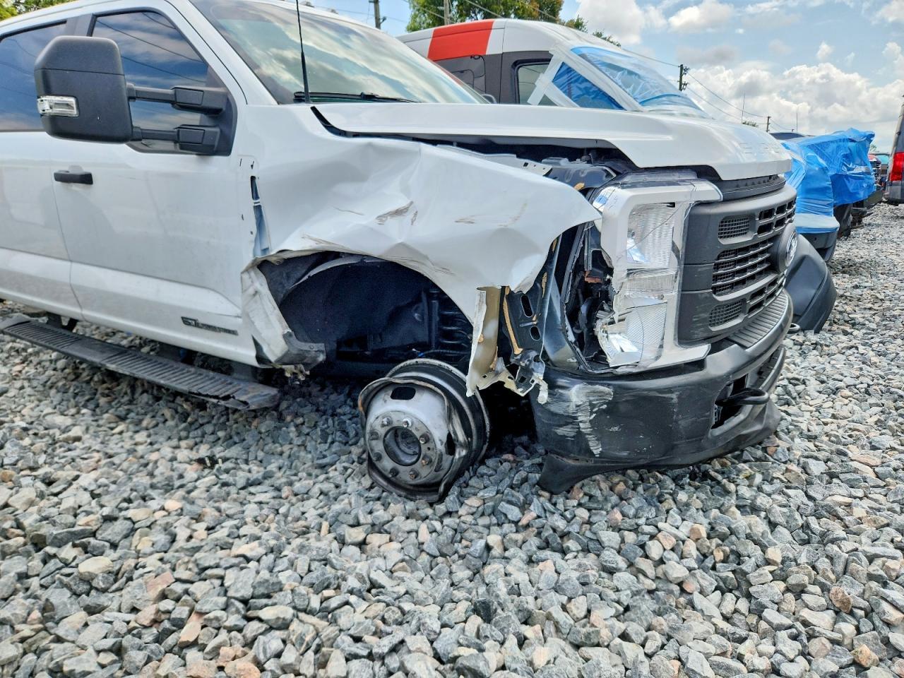 2025 Ford F350 Super Duty Truck Cab AND Chassis
