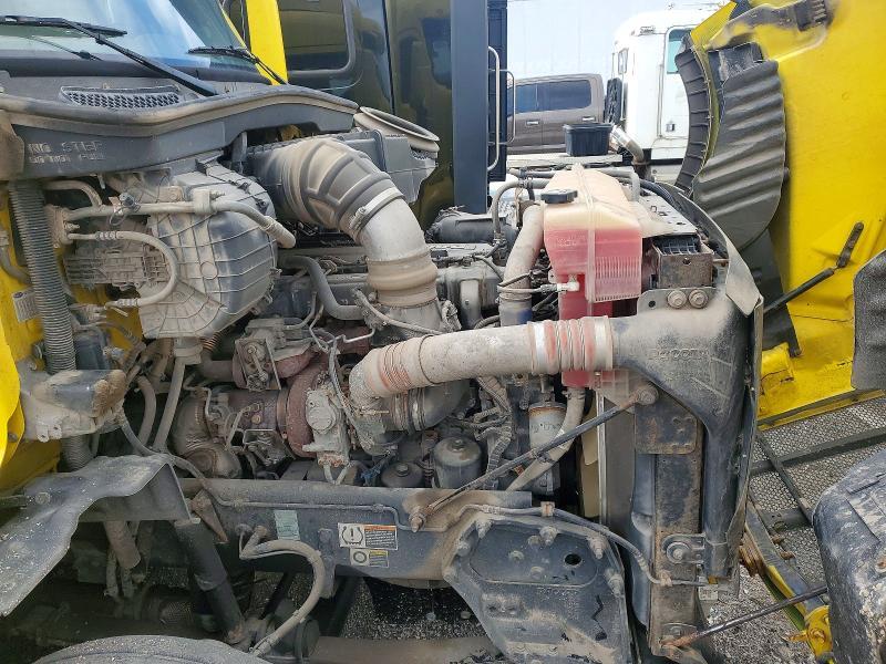 2017 Peterbilt 579 Semi Truck