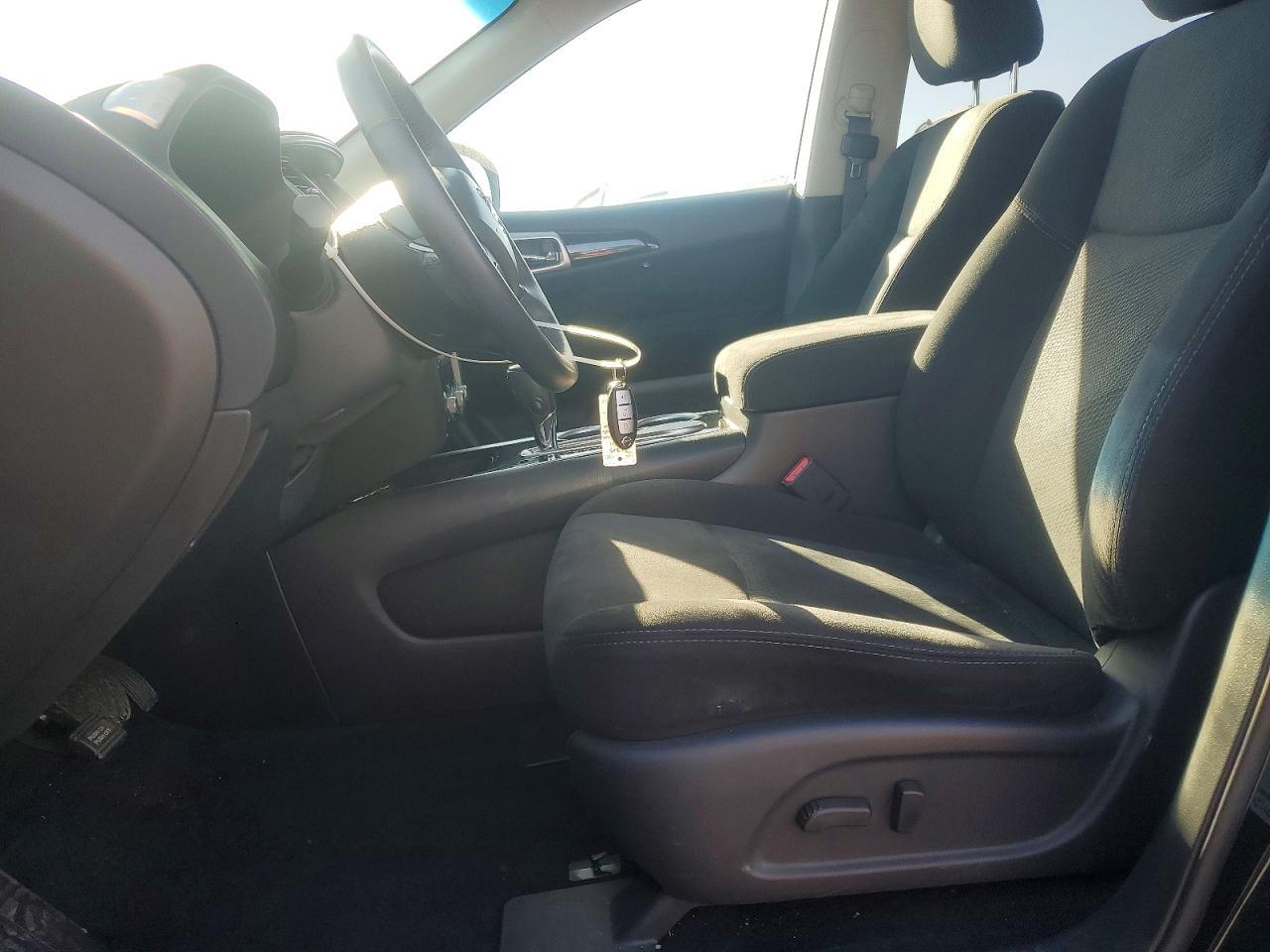 2014 Nissan Pathfinder sv