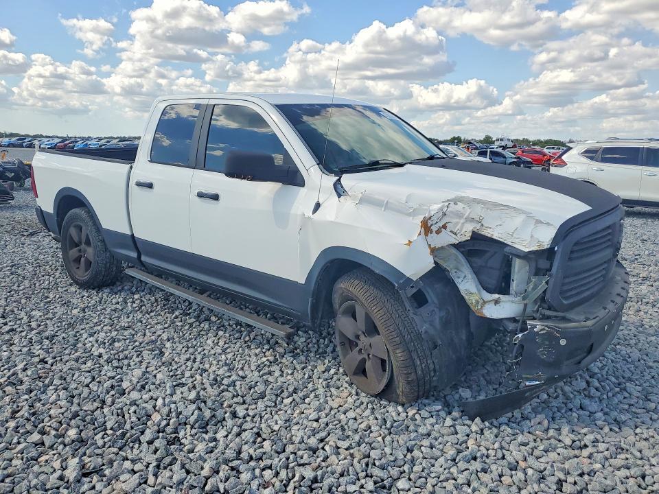 2016 Ram Trucks 1500 SLT