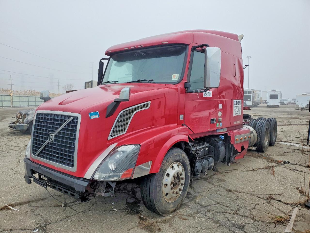 2013 Volvo VNL Semi Truck