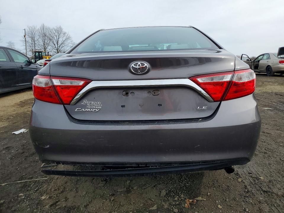 2016 Toyota Camry le