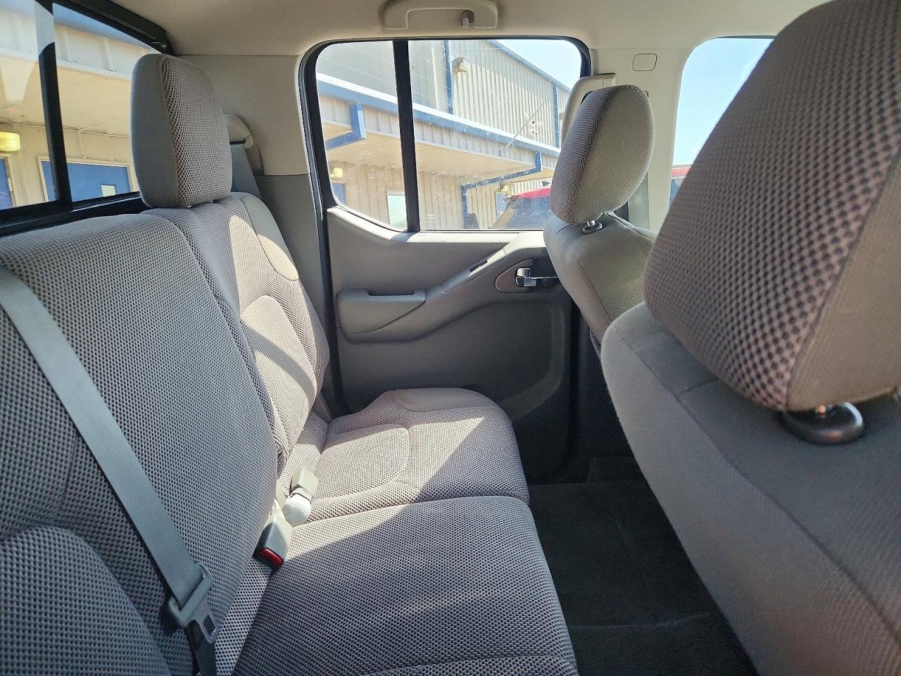 2017 Nissan Frontier sv