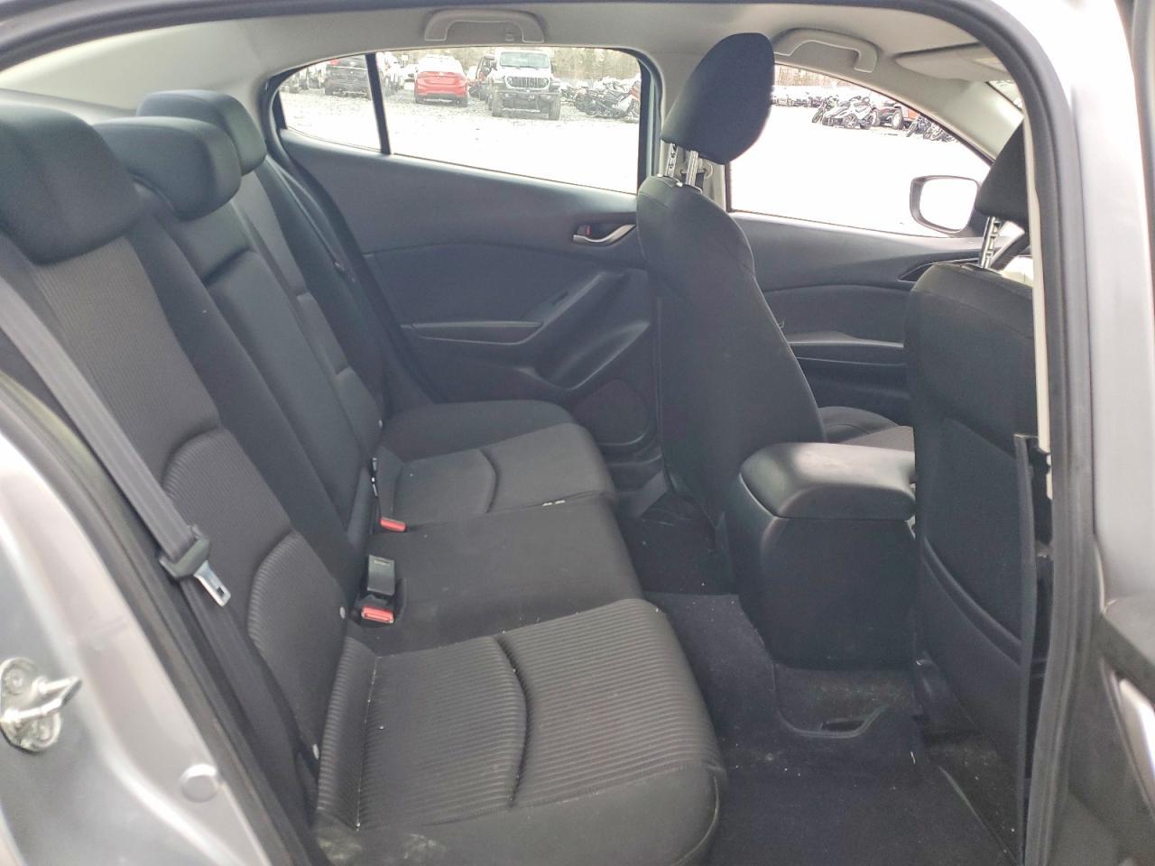 2016 Mazda 3 gs sky 4DR