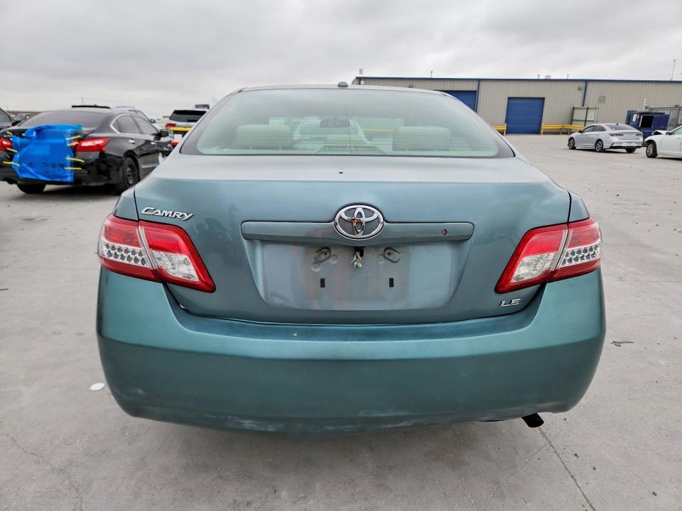 2011 Toyota Camry le