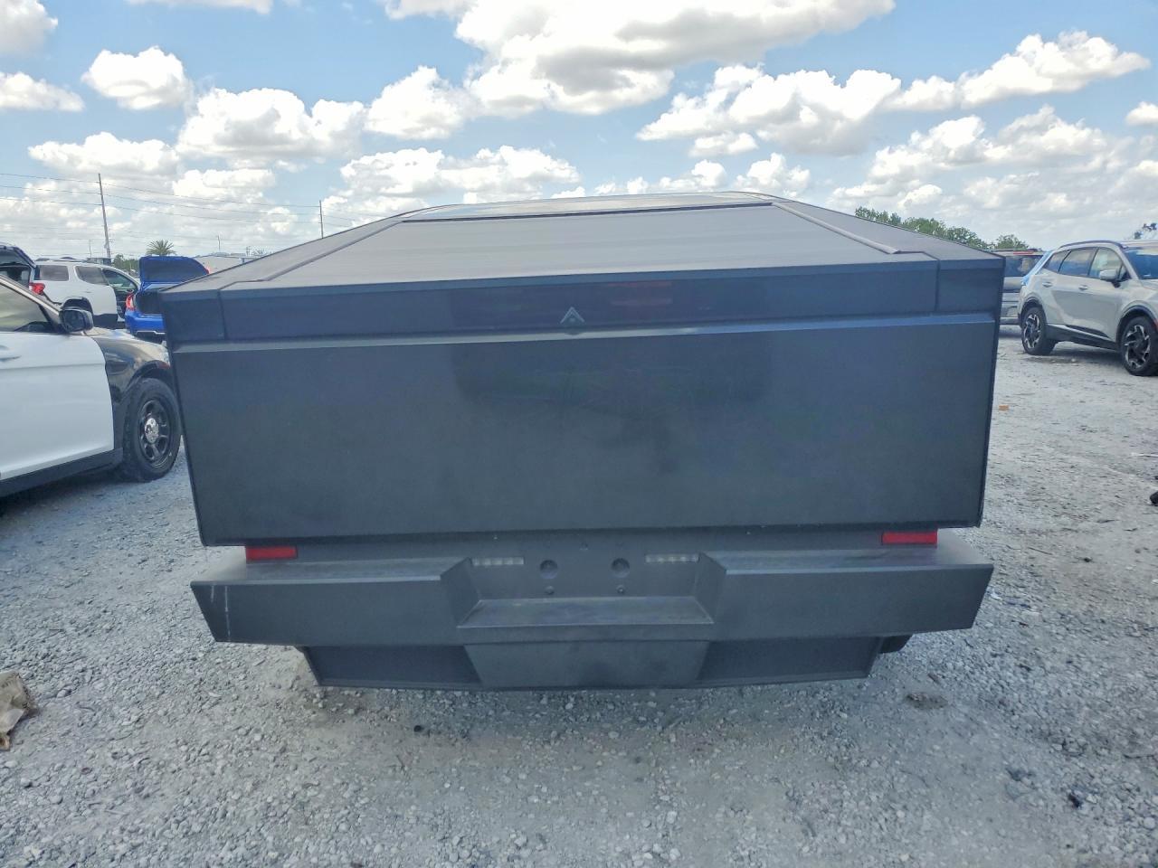 2024 Tesla Cybertruck