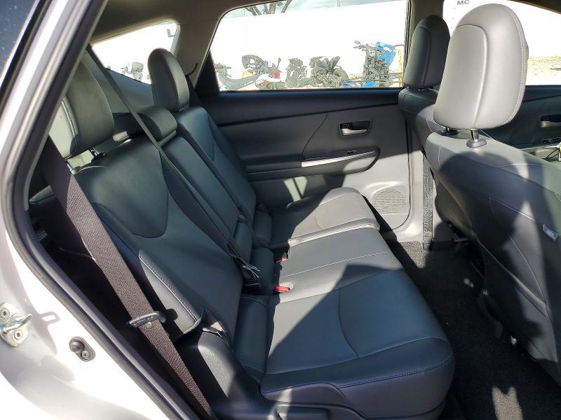 2013 Toyota Prius v Five