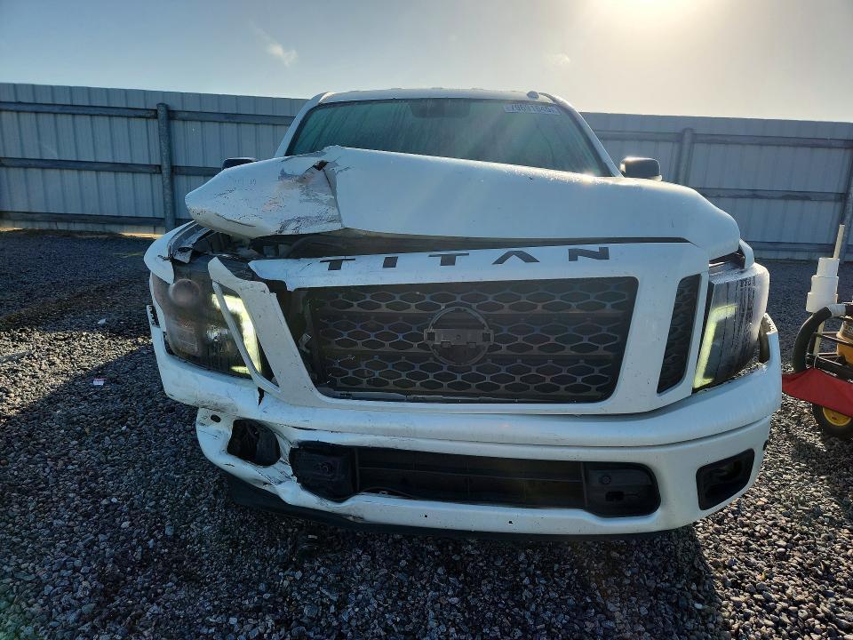 2018 Nissan Titan SV