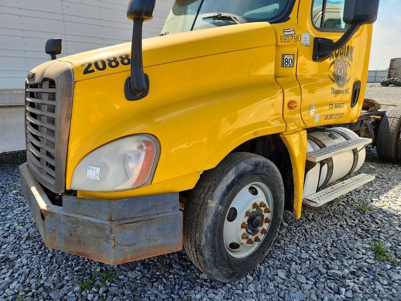2014 Freightliner Cascadia Semi Truck