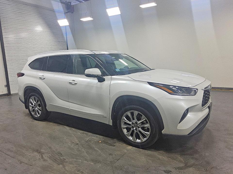 2025 Toyota Highlander Hybrid Limited