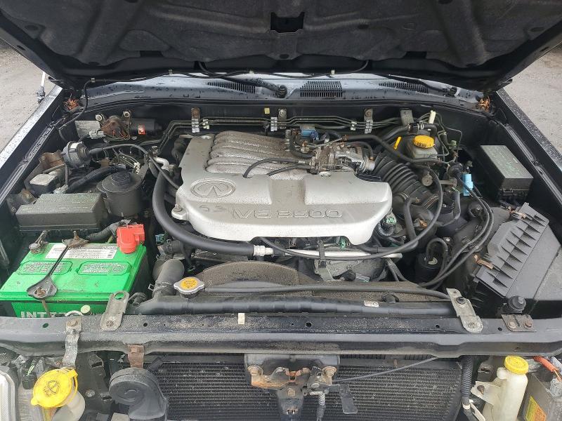 2001 Infiniti QX4 Base