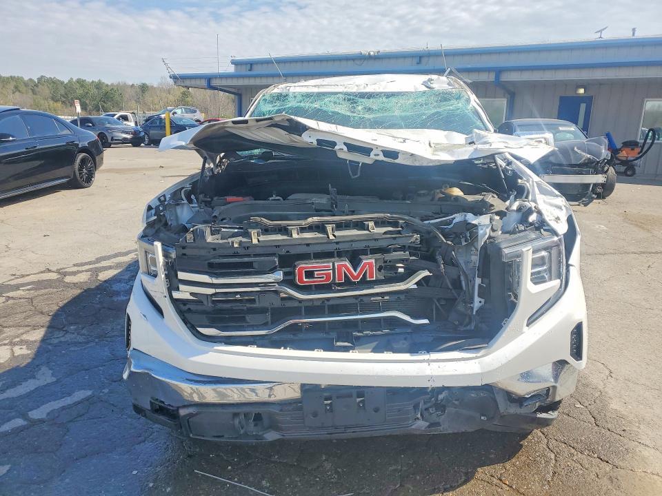 2024 GMC Sierra C1500 SLT