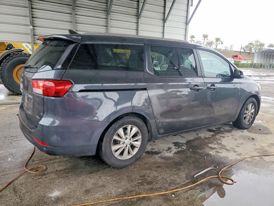 2015 KIA Sedona lx